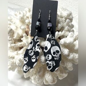 SKULL 💀 BLACK & SILVER FEATHER & CRYSTAL EARRINGS